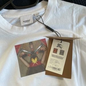 Burberry t-shirt